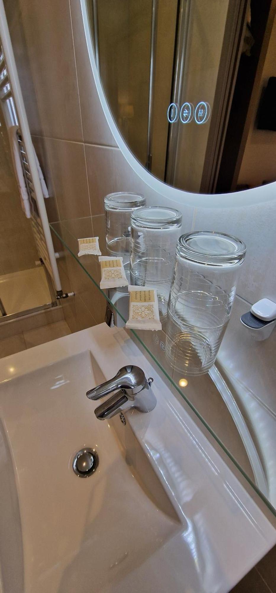 Hotel Le Bellevue Guer 외부 사진